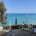 Vista D'amare Pensión Pedaso