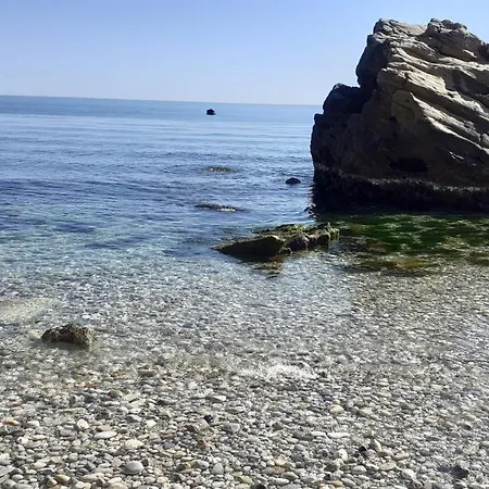 Vista D'amare Pensión