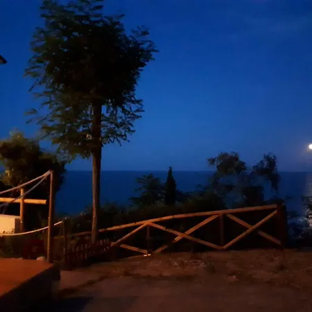 Vista D'amare Pensión Pedaso